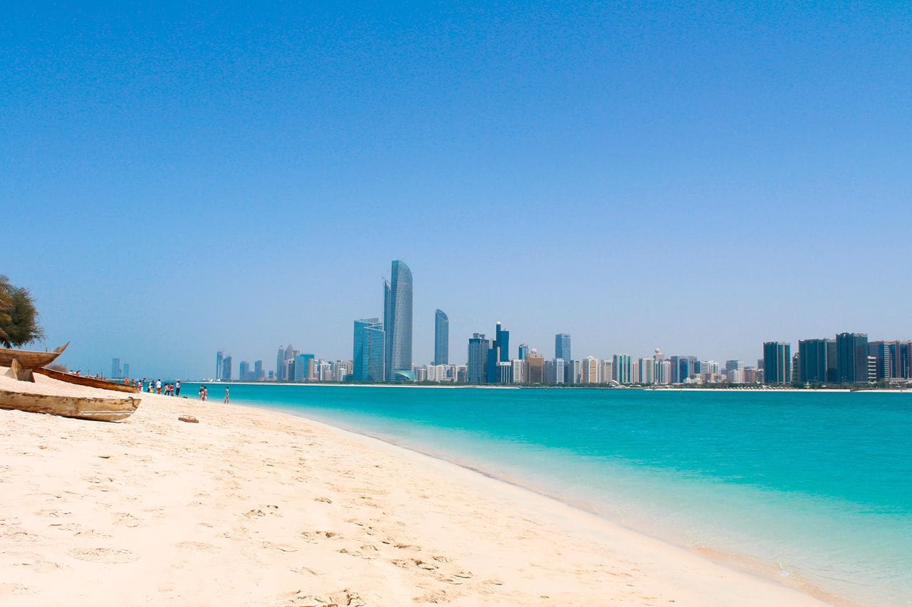 Вид ab. Пляж Корниш Абу-Даби. Набережная Корниш в Абу-Даби. Corniche Beach Абу Даби. Пляж Аль Корниш Шарджа.