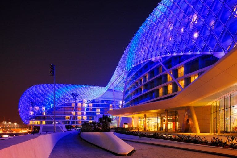 أفضل 11 مكانا للذهاب إليه في جزيرة ياس