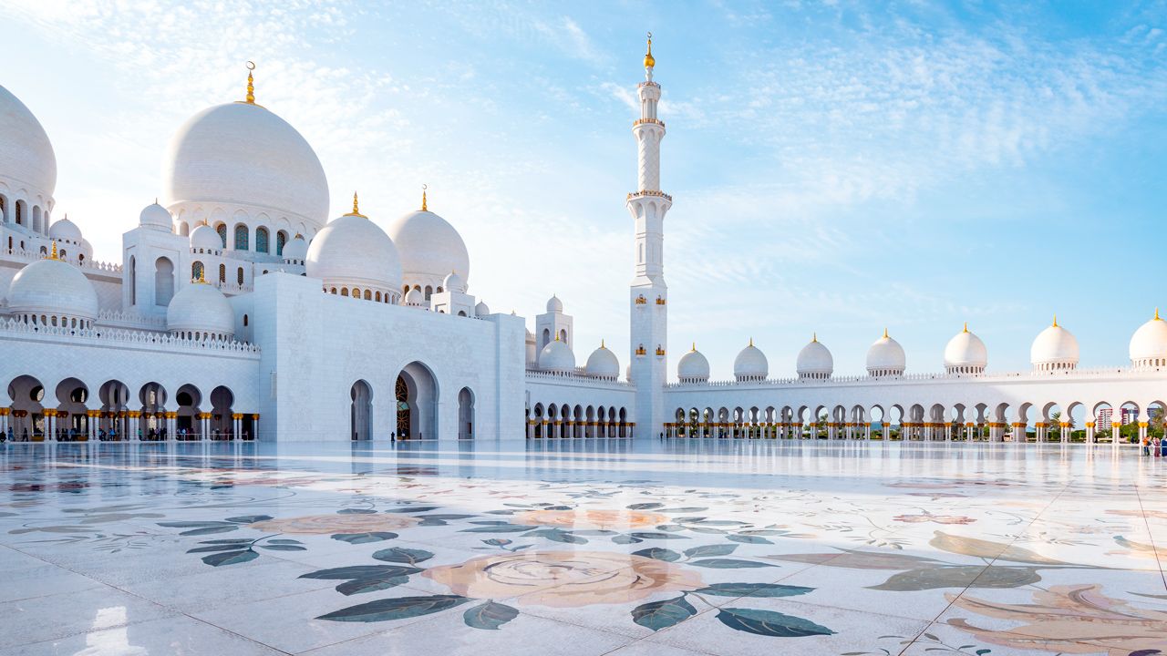 TripAdvisor ranks the Sheikh Zayed Grand Mosque Center fourth among the best landmarks in 2022