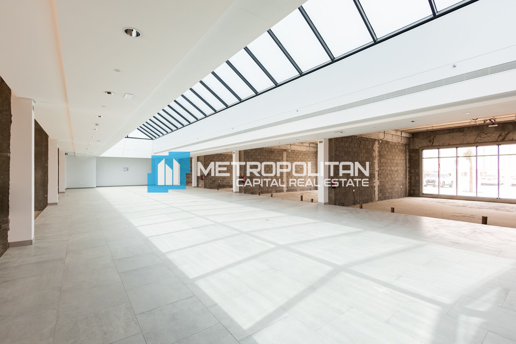 Аренда магазина в Khalifa City – MCR-6847 photo-2