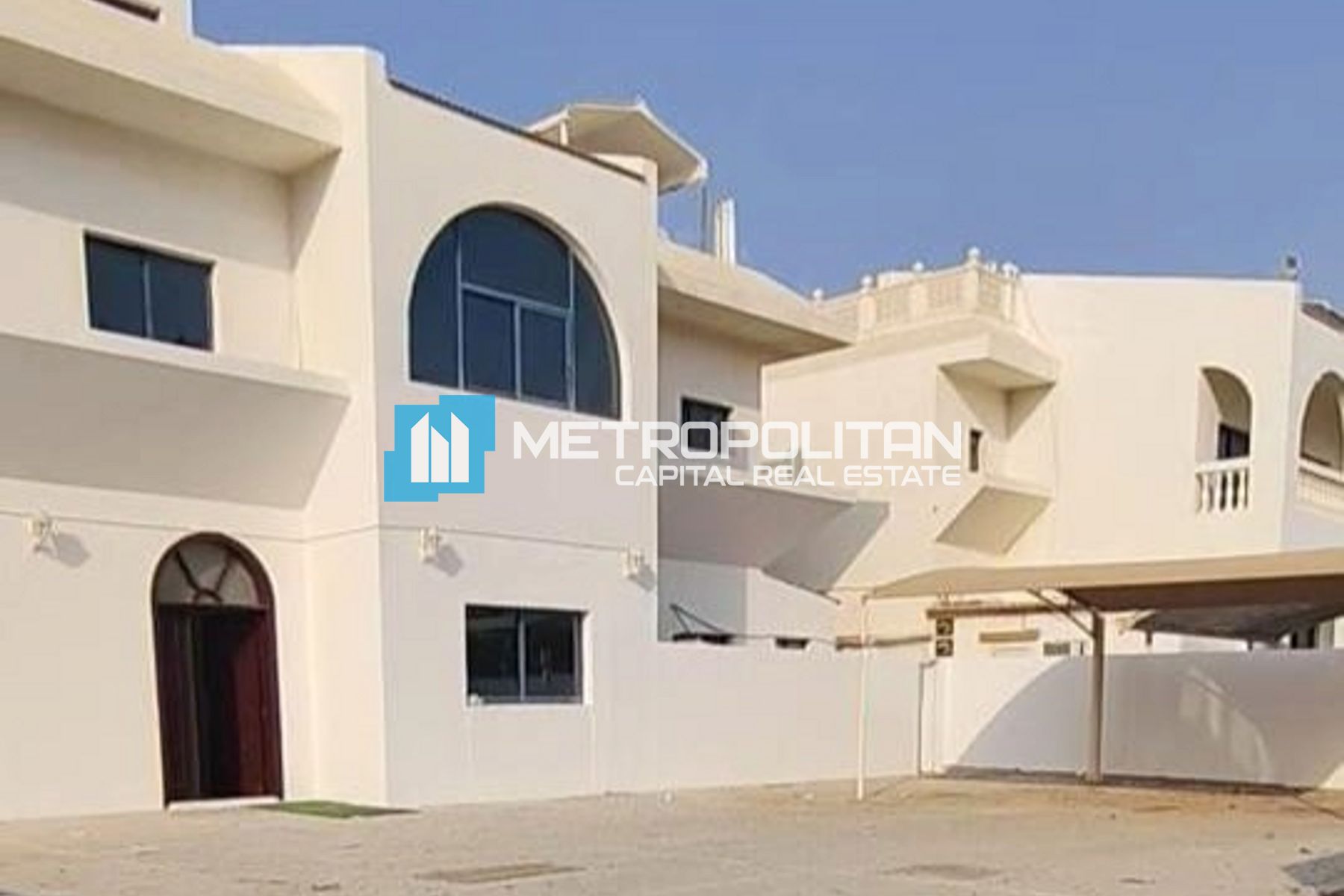 فيلا 4 غرف نوم للإيجار في أبوظبي، الإمارات العربية المتحدة – MCR-7002 photo-0