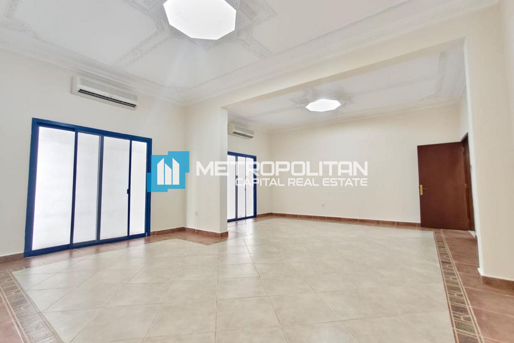 فيلا 4 غرف نوم للإيجار في أبوظبي، الإمارات العربية المتحدة – MCR-7002 photo-1