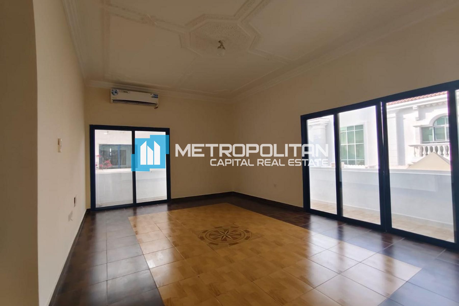 فيلا 4 غرف نوم للإيجار في أبوظبي، الإمارات العربية المتحدة – MCR-7002 photo-4