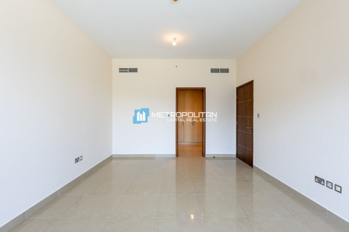 شقة بغرفة نوم واحدة للإيجار في شاطئ الراحة – MCR-7062 photo-3