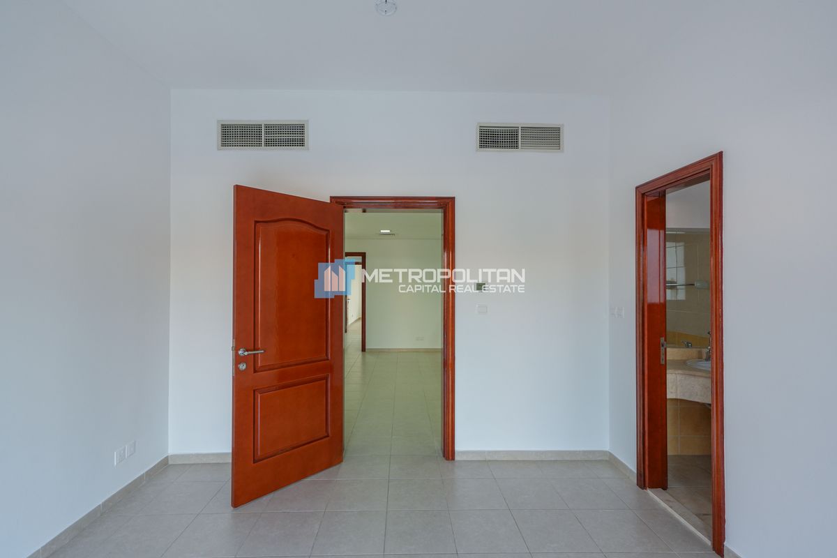 فيلا 4 غرف نوم للإيجار في ربضان – MCR-7082 photo-10