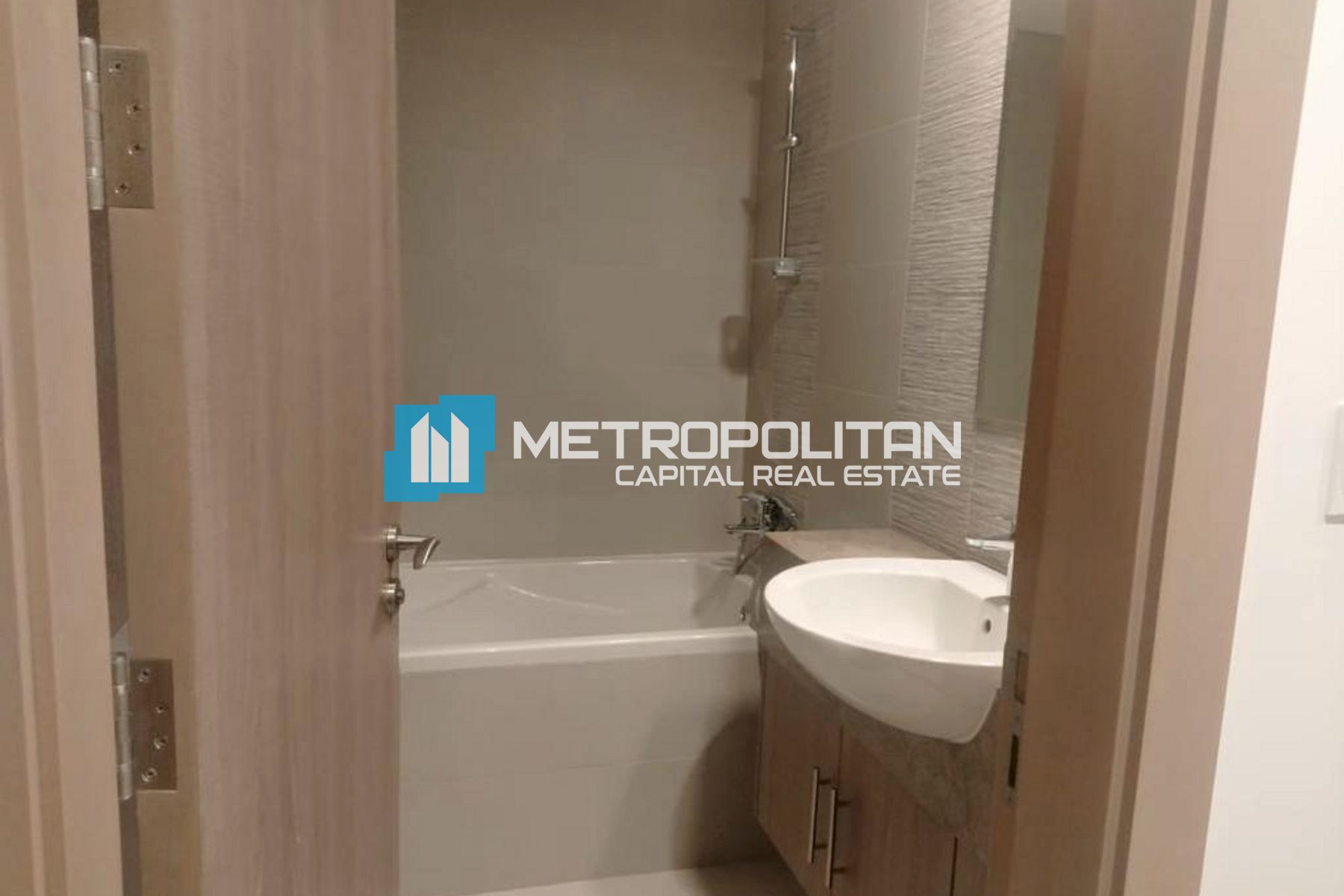 Sea View| 4BR+Maids| Beach Access| Closed Kitchen photo-1