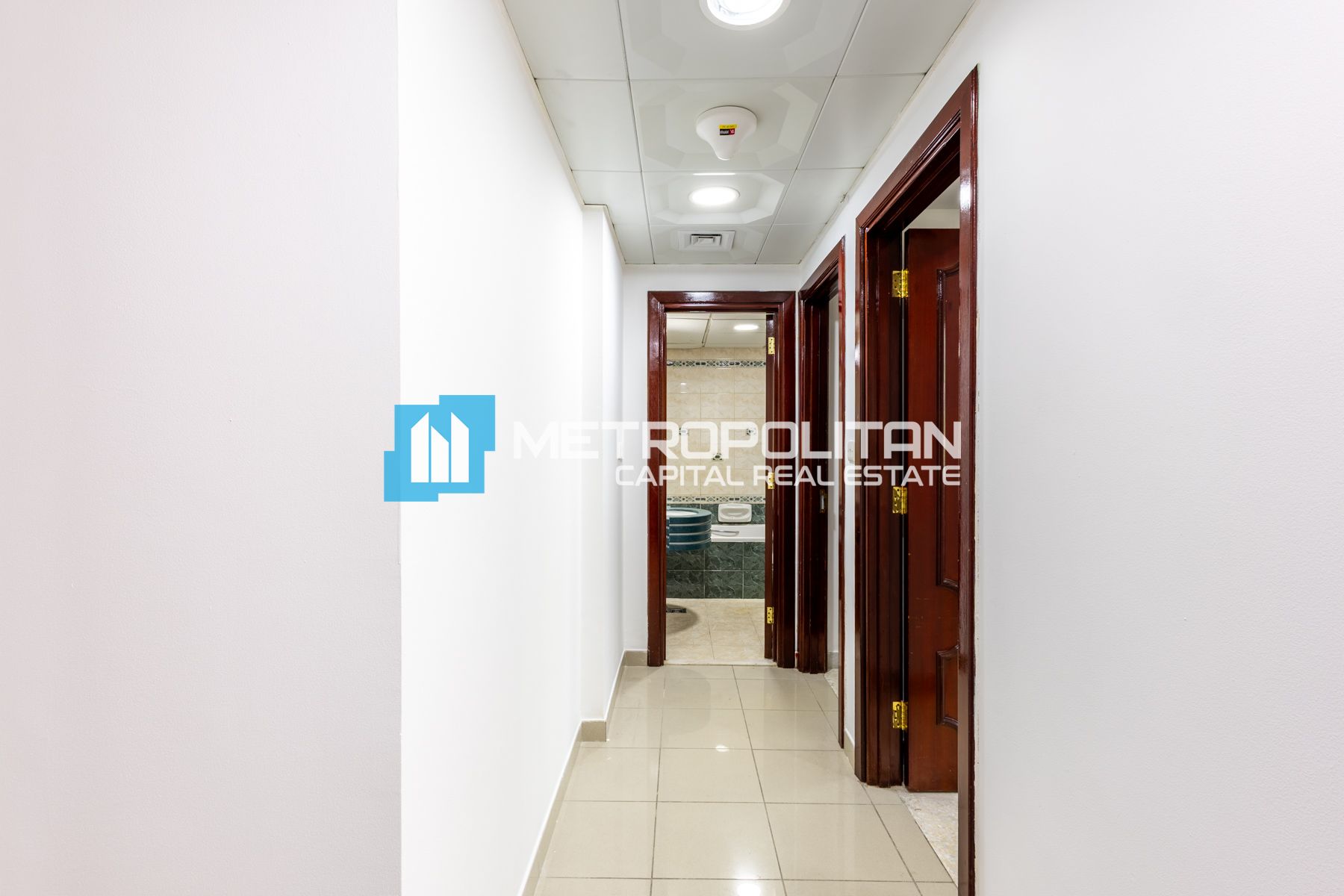 Next To Corner 3BR|Closed Kitchen|Prime Location photo-11