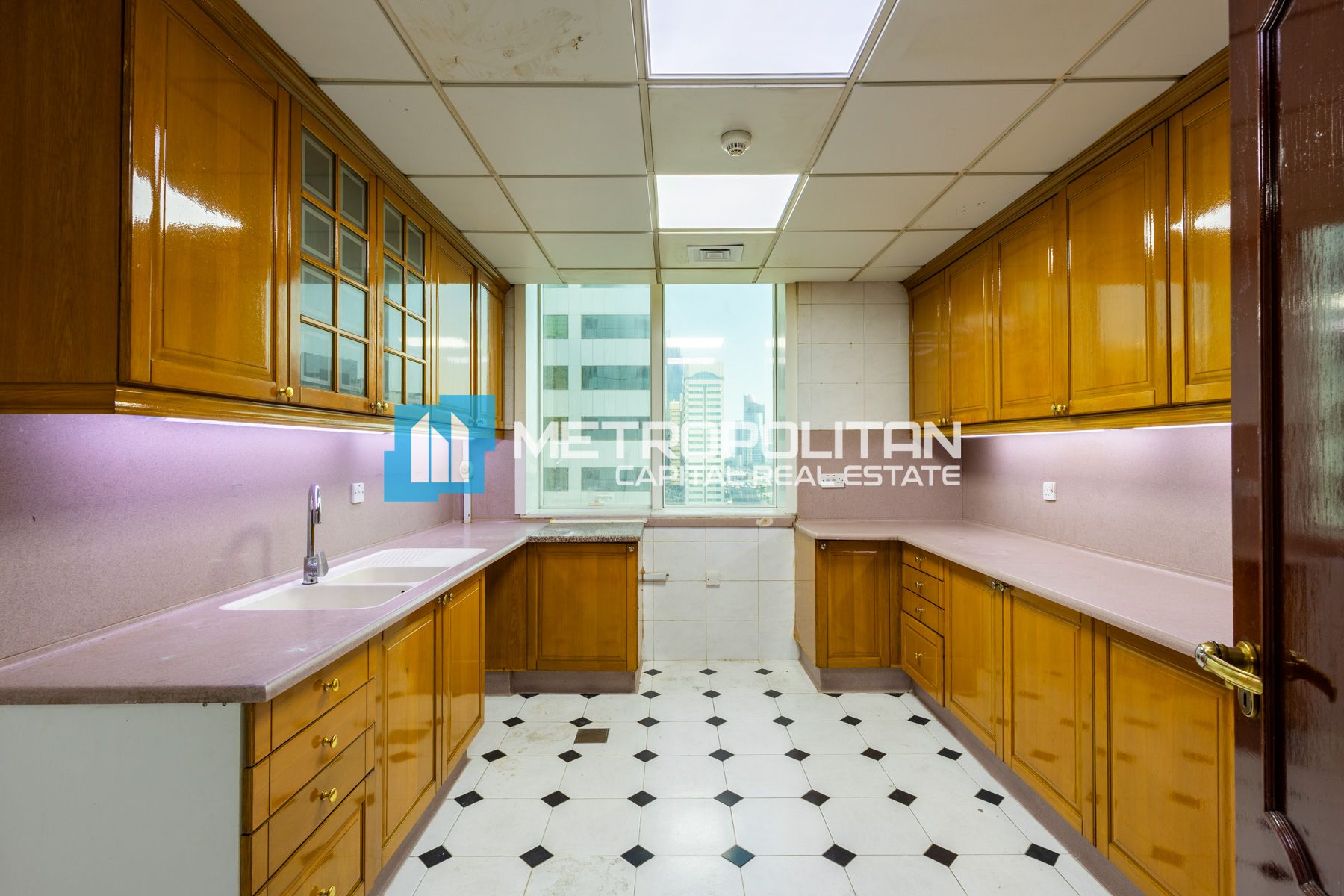 Next To Corner 3BR|Closed Kitchen|Prime Location photo-6