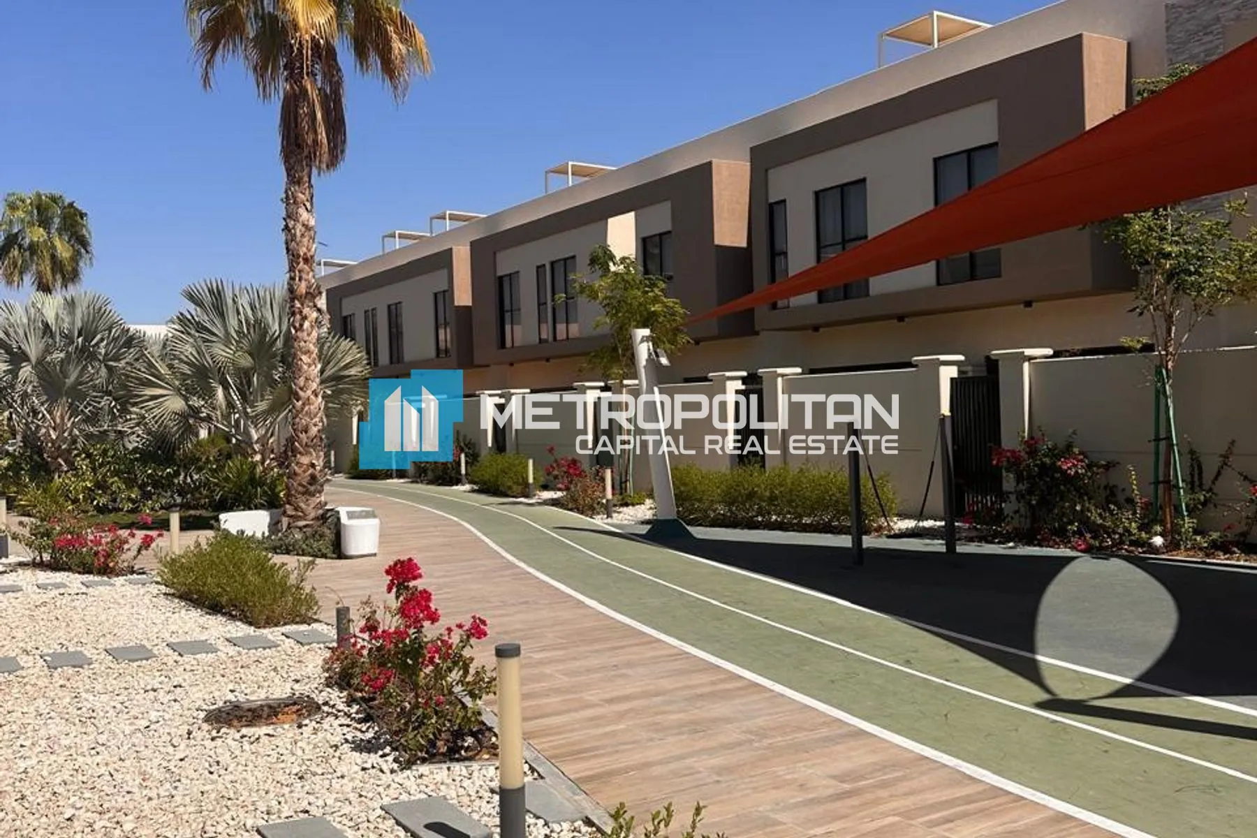 Corner Single Row| Private Garden| Prime Location photo-0