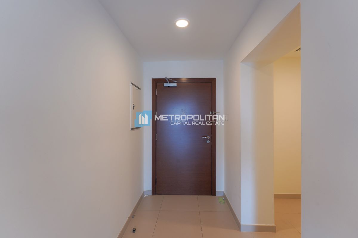 Pool View | High Floor 1BR+| Premium Location photo-9