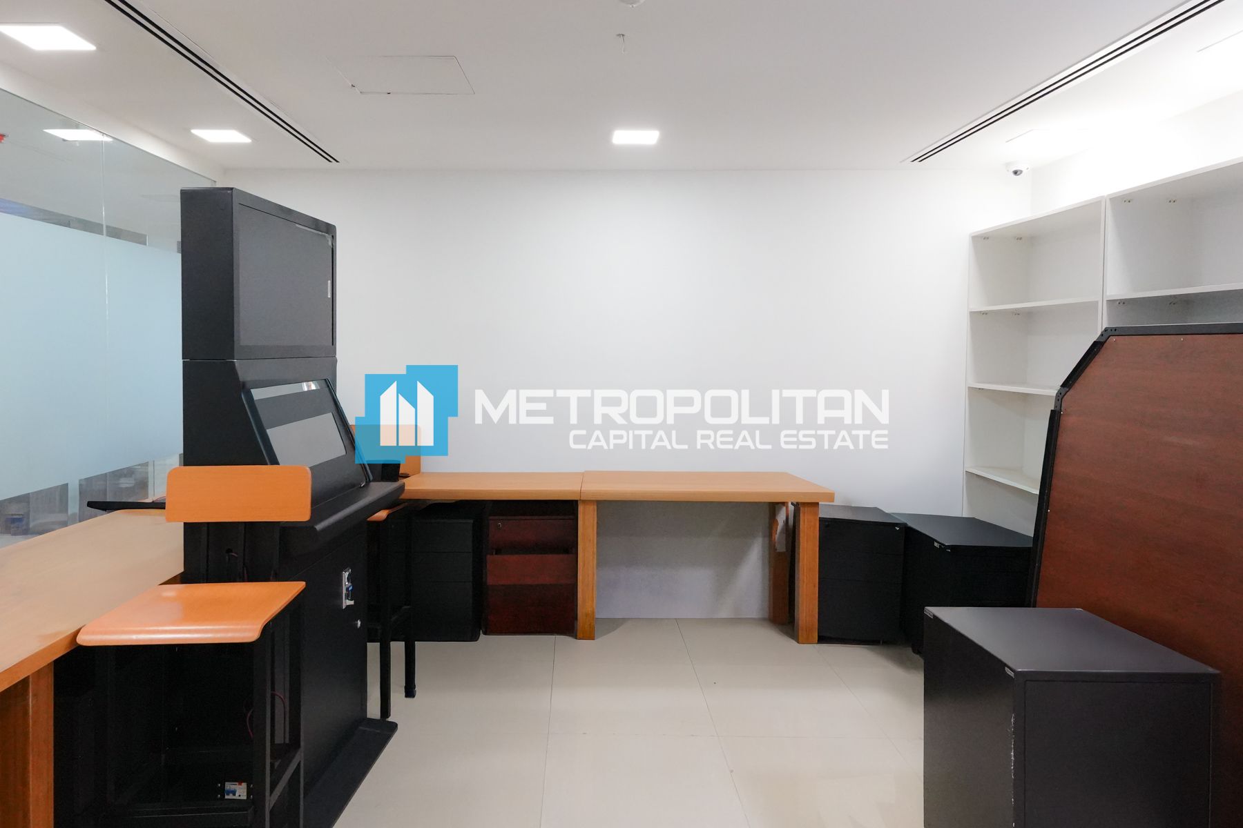 مكتب للإيجار في جزيرة الريم – MCR-7241 photo-3