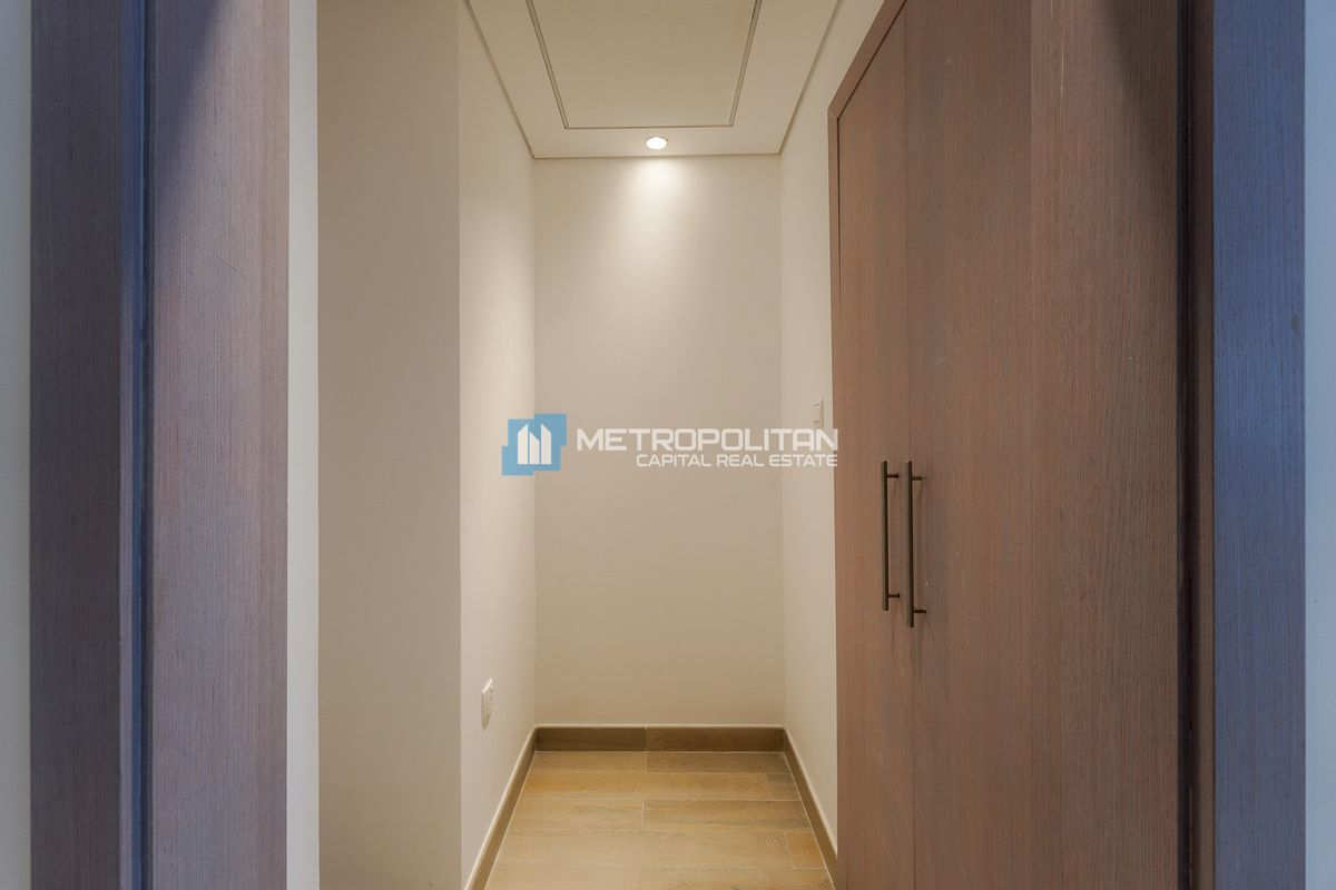 Ferrari View | Ready to Move | Well Maintained photo-14