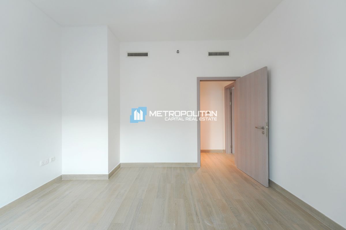 Ferrari View | Ready to Move | Well Maintained photo-6