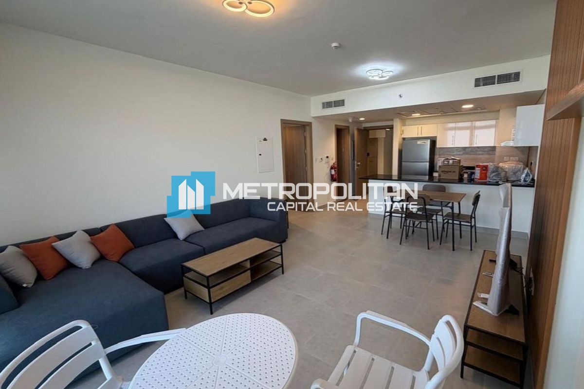 High Floor | Modern 1BR Apartment | Community Pool photo-1