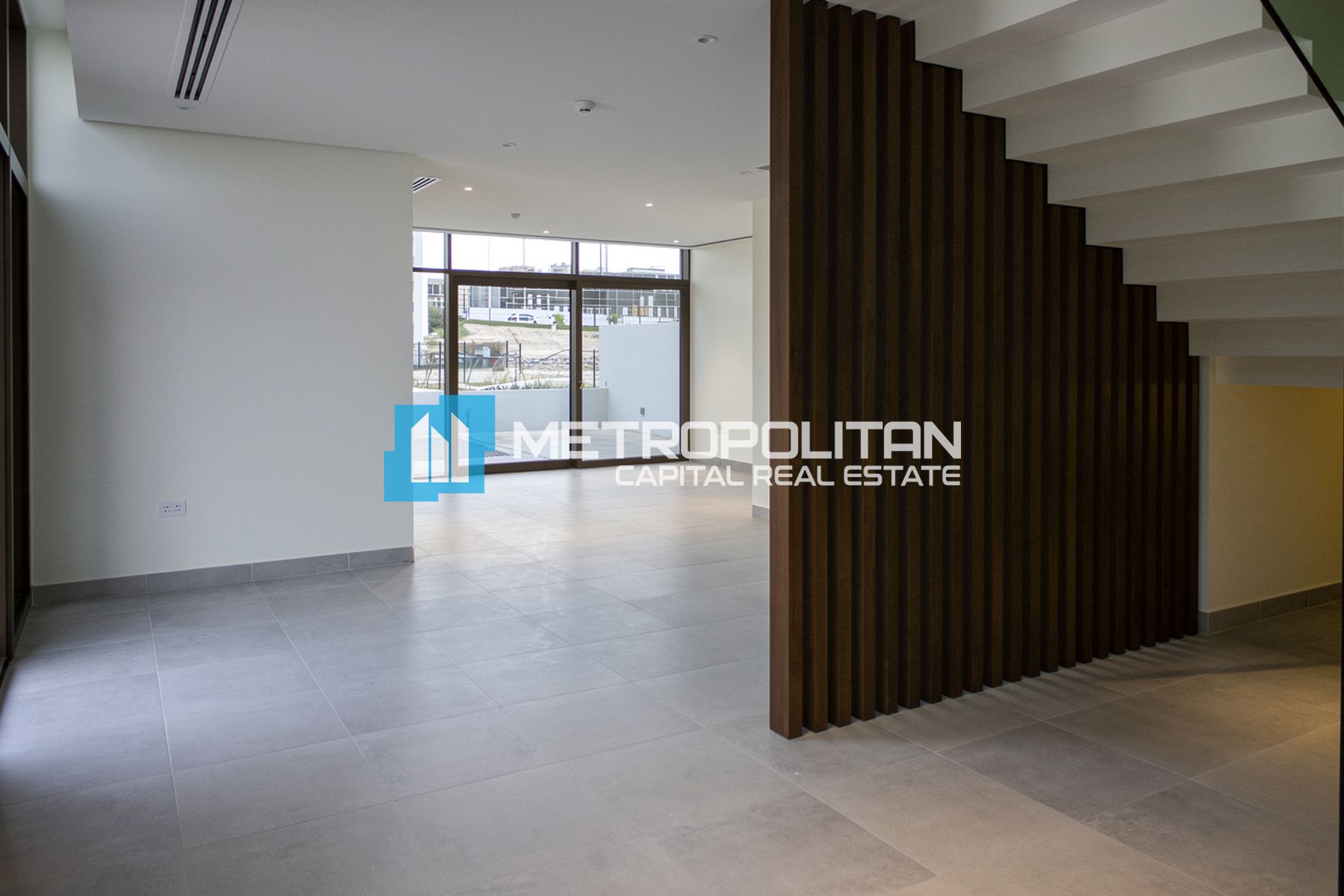 تاون هاوس 4 غرف للإيجار في جزيرة الجبيل – MCR-7327 photo-2