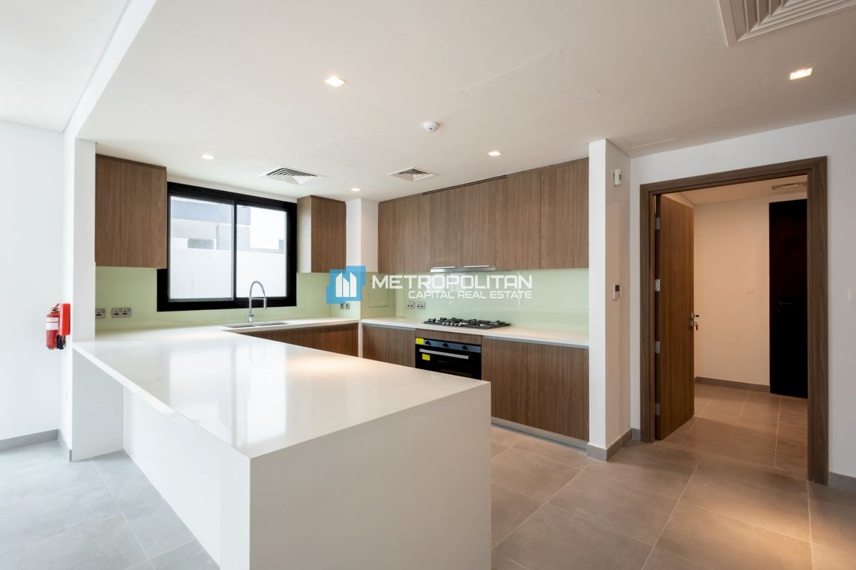 Corner 4BR+M I Vacant I Partial Golf Course View photo-23