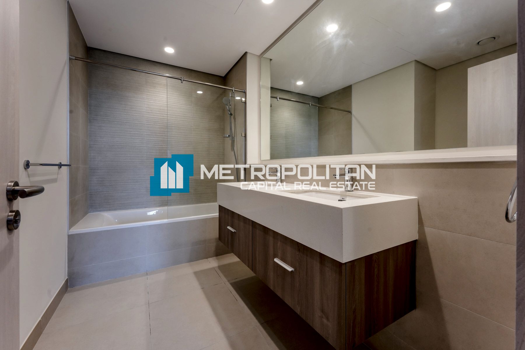 Full Golf View | 2 Bedroom w Maid | Balcony photo-2