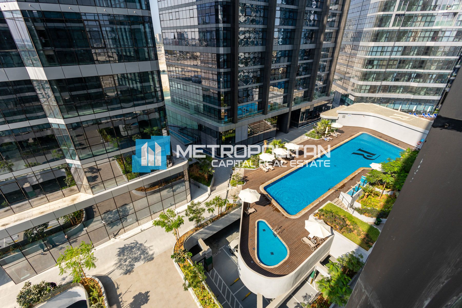 Pool View | Kitchen Appliances | Bright Layout