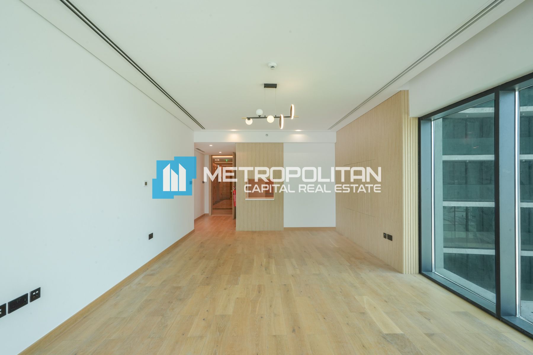 Luxury 2 BR | Corner Unit | Sea View | Vacant
