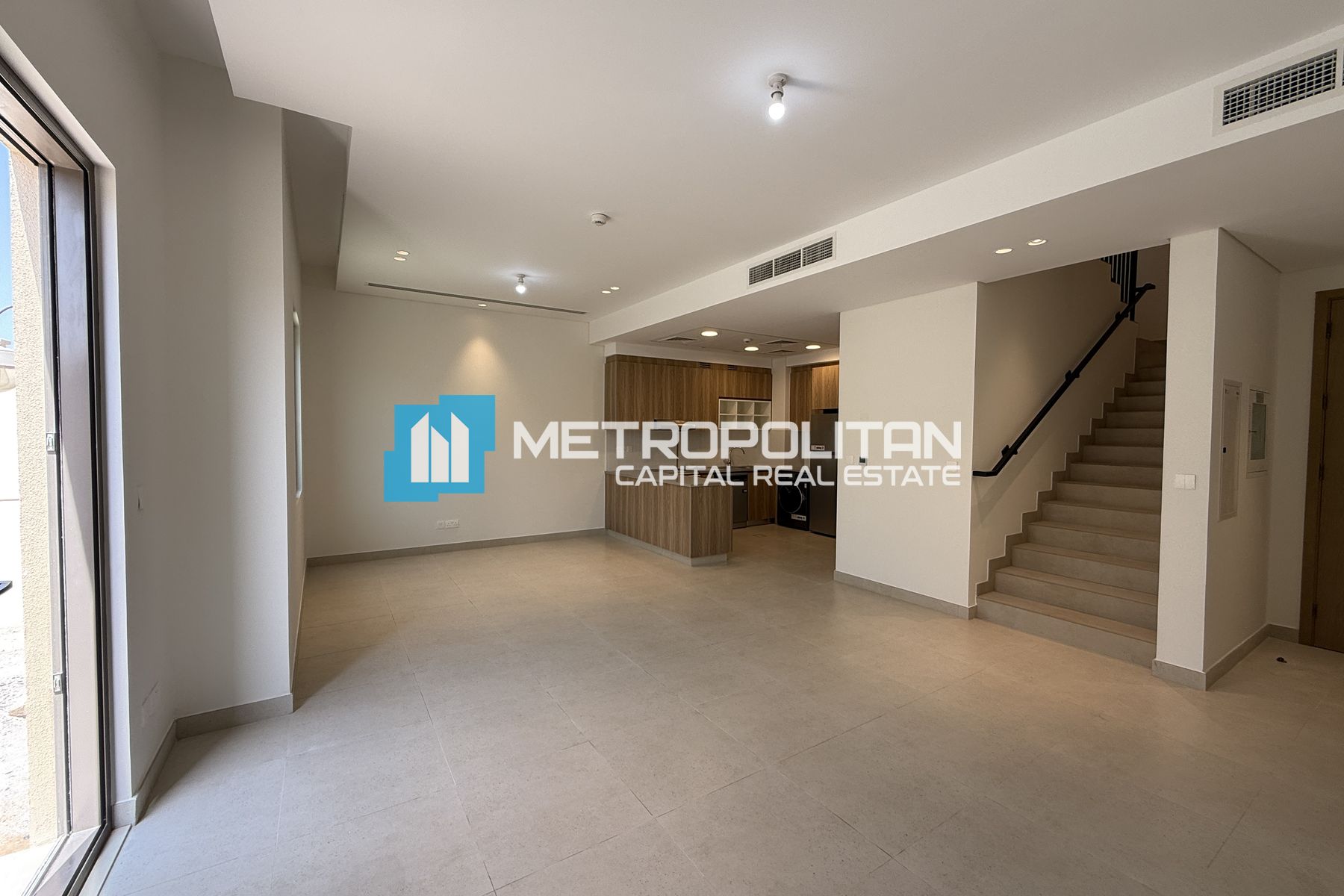 Vacant | Single Row | Mid Unit | Modern 2 Bedrooms
