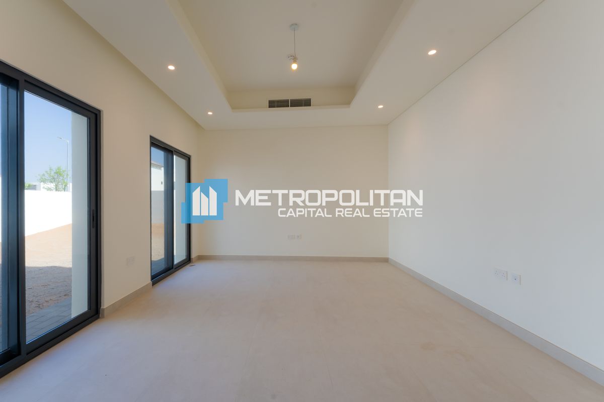 فيلا 6 غرف نوم للإيجار في الشامخة – MCR-8230 photo-18