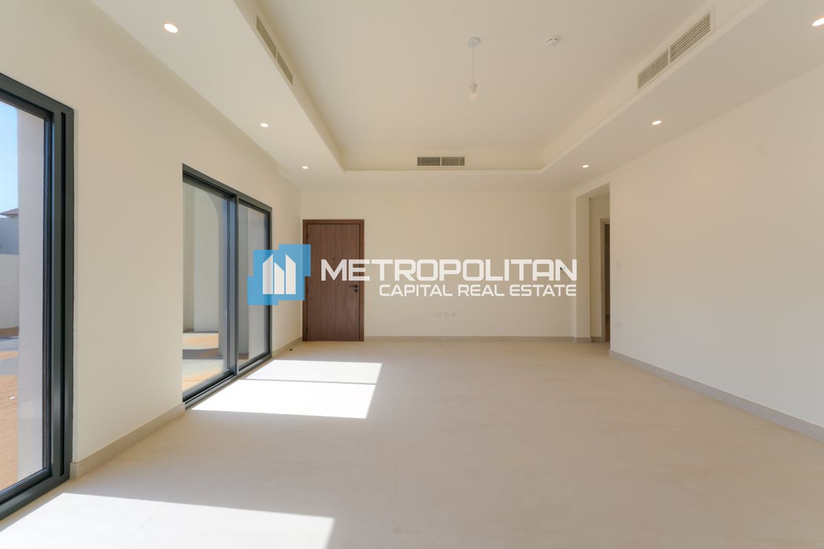 فيلا 6 غرف نوم للإيجار في الشامخة – MCR-8230 photo-19