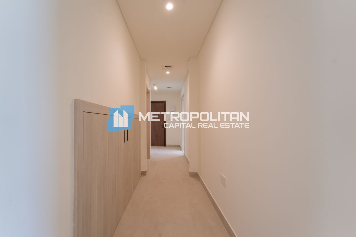 فيلا 6 غرف نوم للإيجار في الشامخة – MCR-8230 photo-29