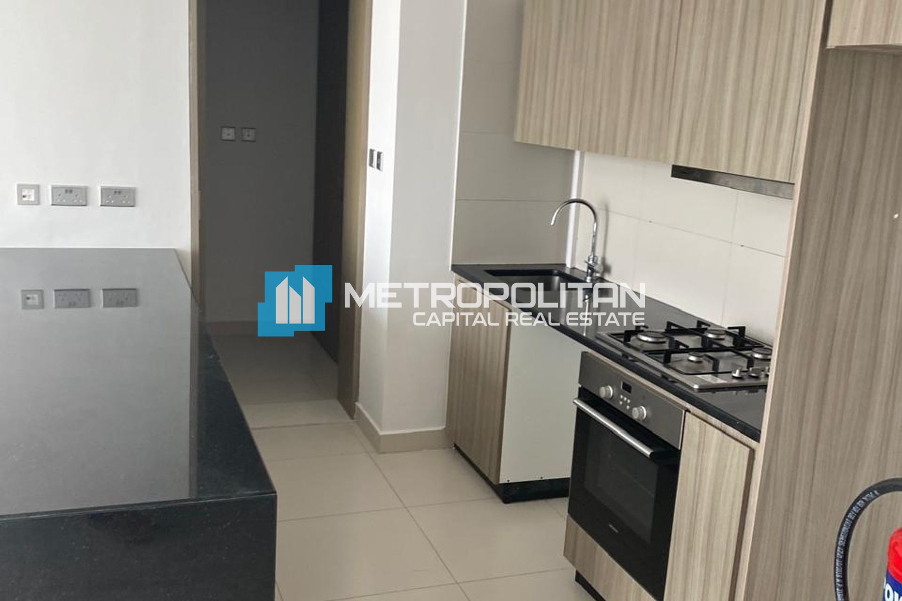 2 BHK | Balcony | Mid Floor | Ready to Move photo-4