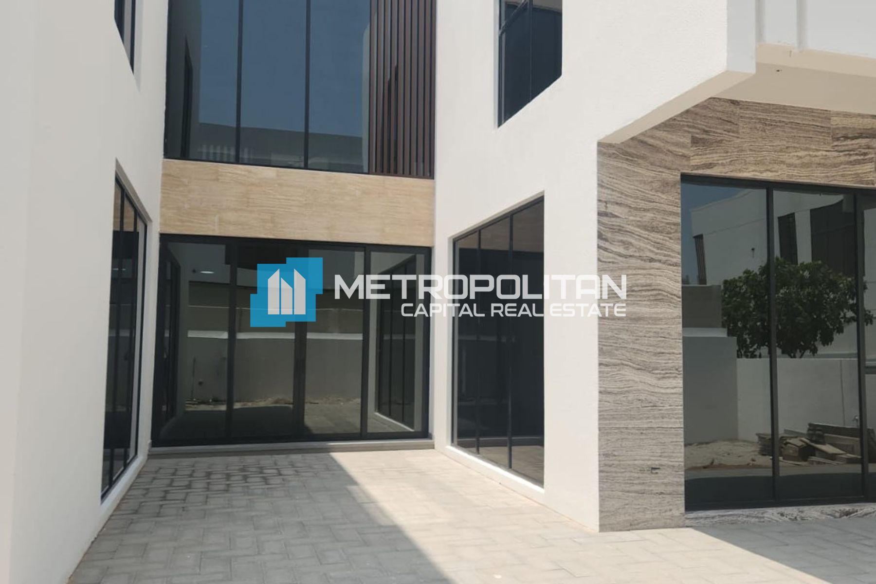 Massive 5BR | Premium Living | Maids and Drivers photo-6