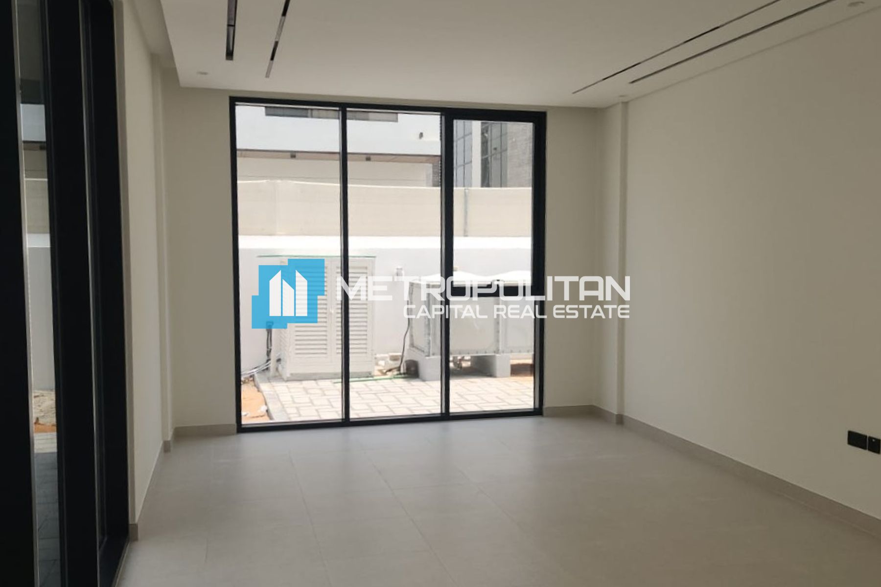 Massive 5BR | Premium Living | Maids and Drivers photo-7