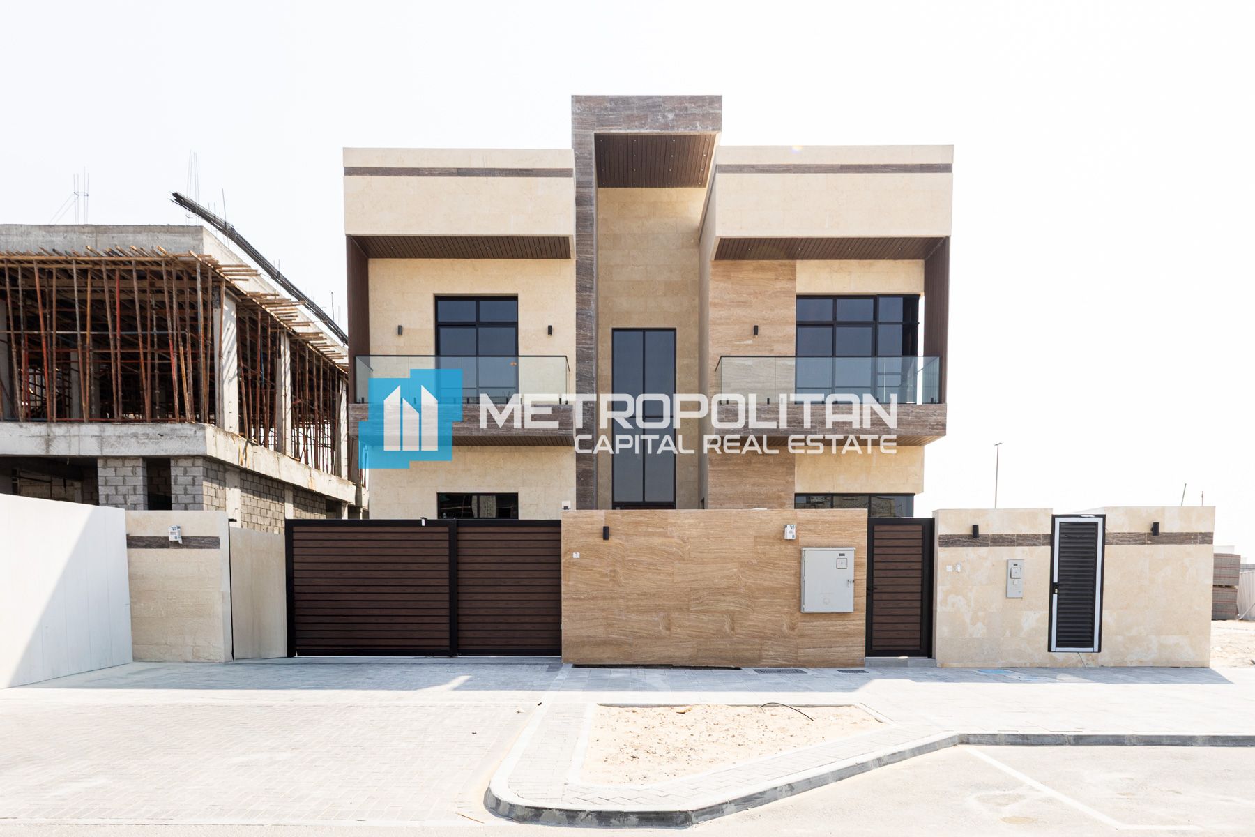 فيلا 6 غرف نوم للبيع في الشامخة – MCS-13069