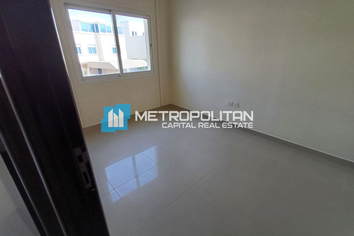 5-комнатный таунхаус на продажу в Al Reef – MCS-39096 photo-9