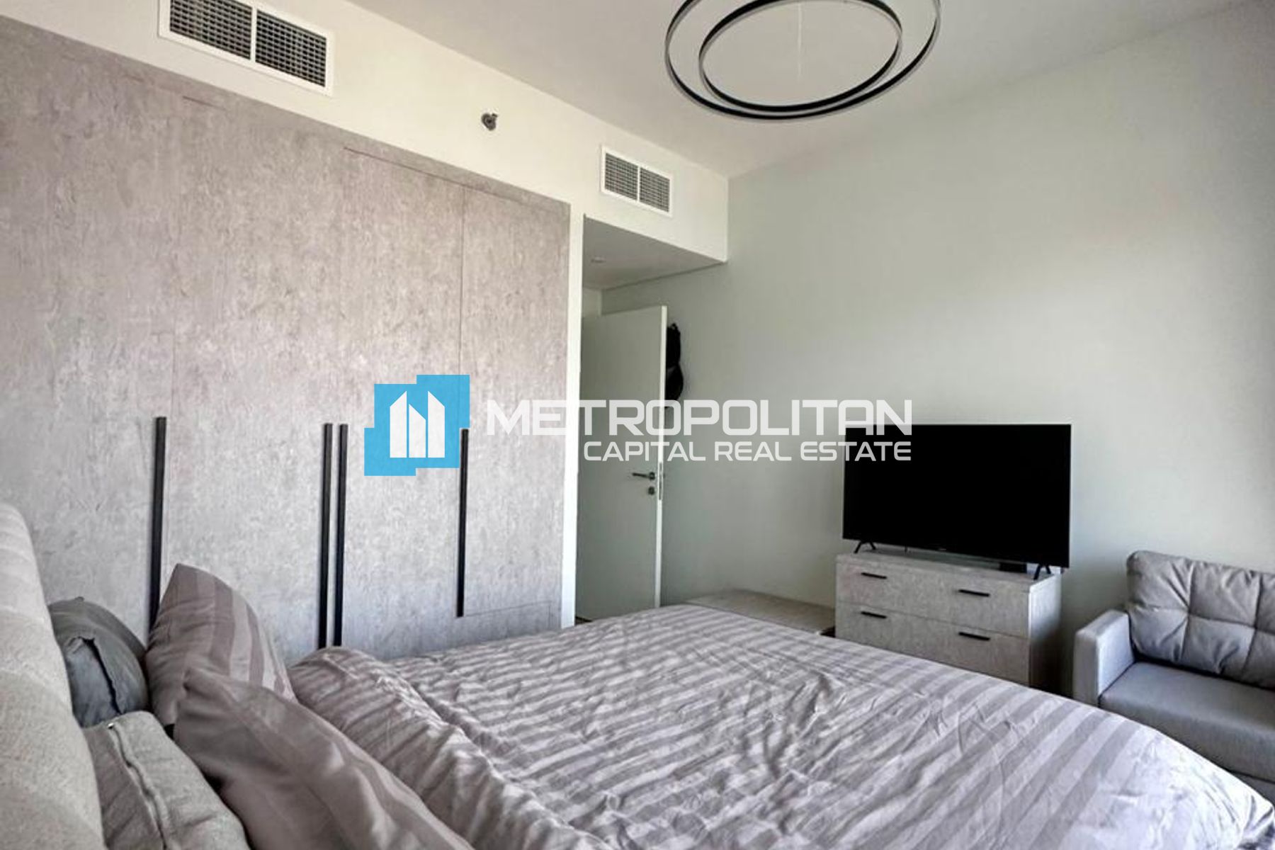 Canal View | High Floor 1 Bedroom | Renovated photo-5