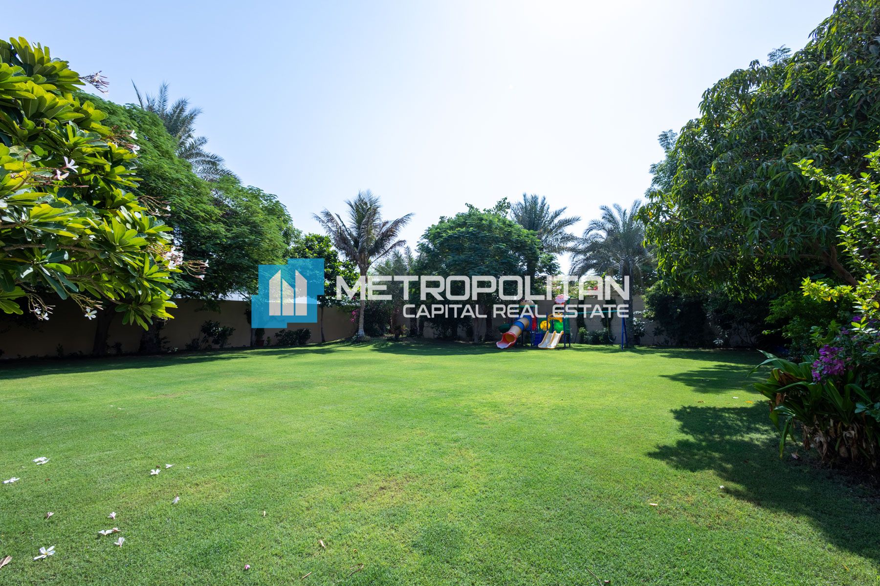 Fully Furnished|Corner 9BR|Huge Land|Private Pool photo-16