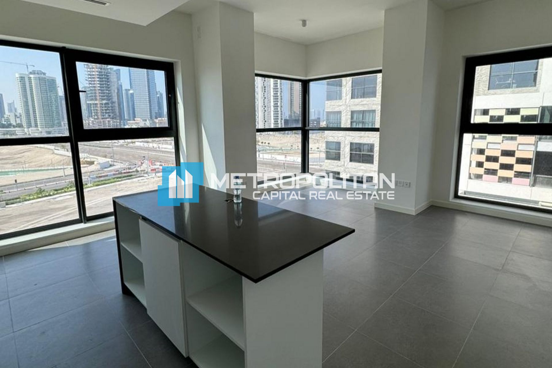 Modern 1BR Unit | Great Amenities | Community Pool photo-9