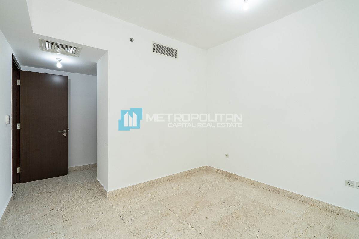 Furnished | Resale 1BR+Balcony | Community Pool photo-3