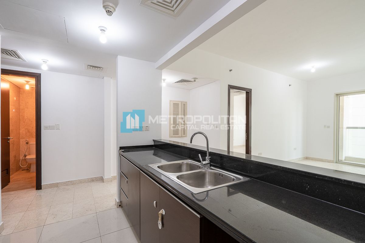 Furnished | Resale 1BR+Balcony | Community Pool photo-6