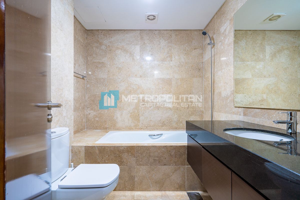 Resale | 1 Bedroom w/ Balcony | Next To Corner photo-8