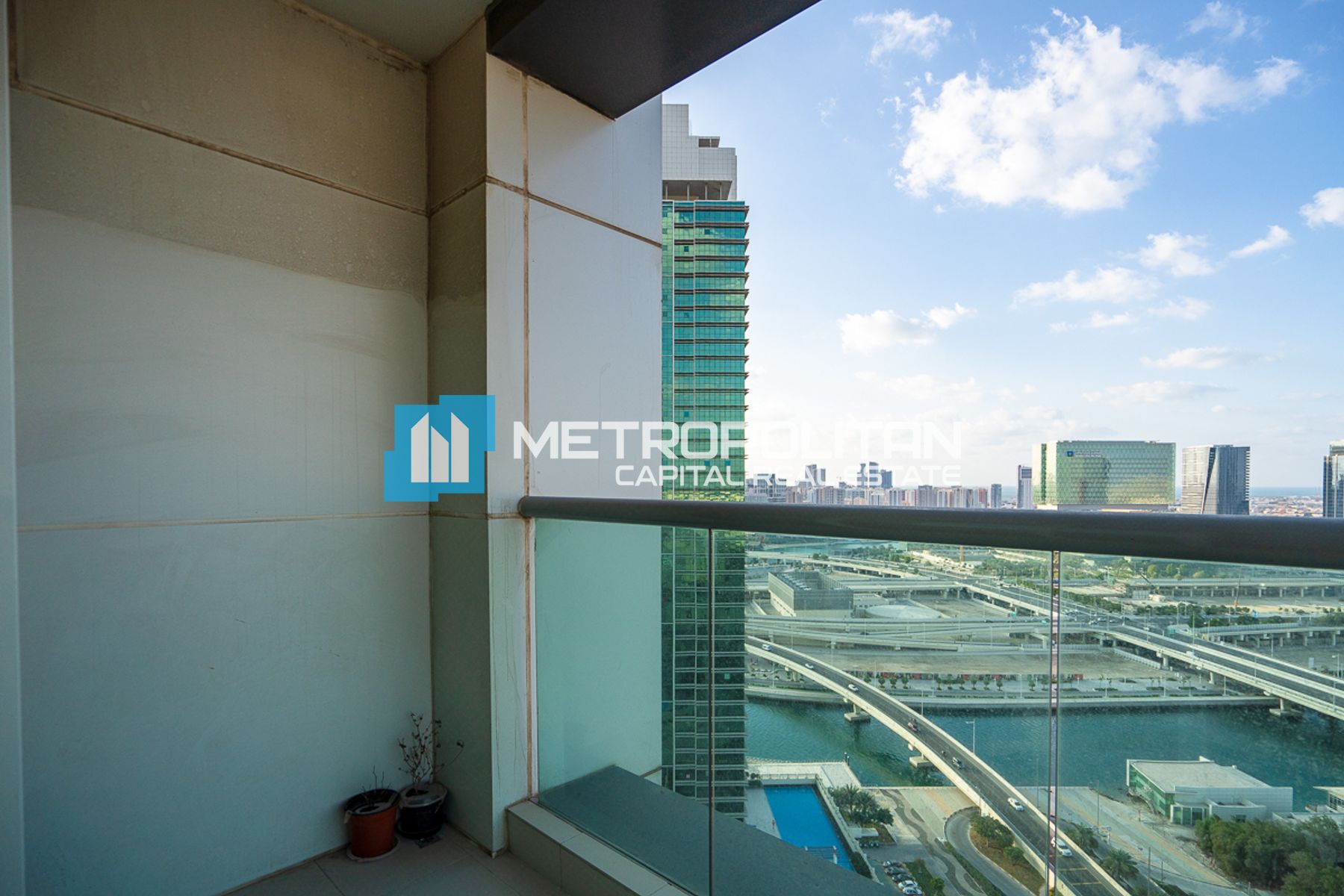 1BR with Balcony | Canal View | Well Maintained photo-2