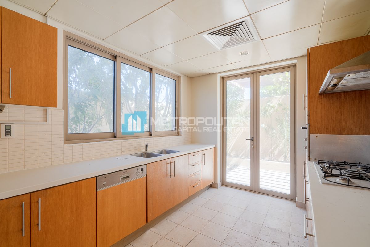 Single Row| Corner Unit| 4BR w/ Maids And Balcony photo-3