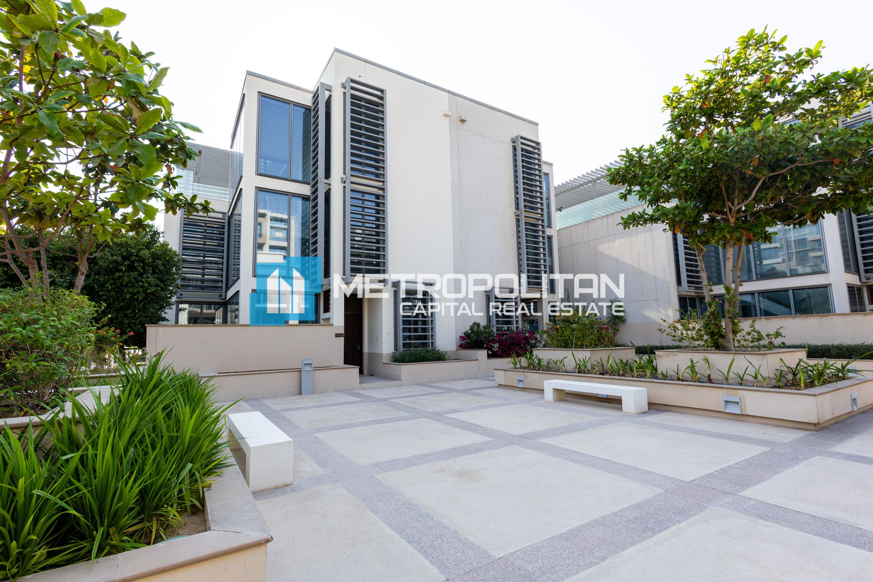 Beachfront | Corner 5BR+Maids Villa | Private Pool photo-7