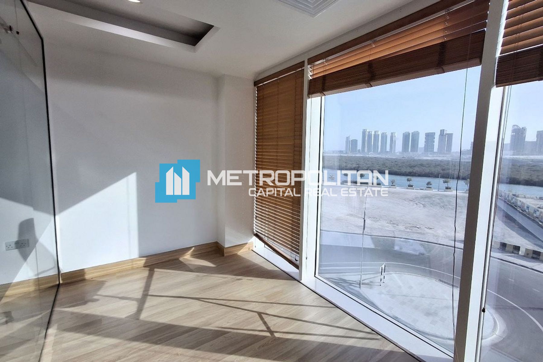 Ready To Move | Fitted Office | Negotiable Price photo-2