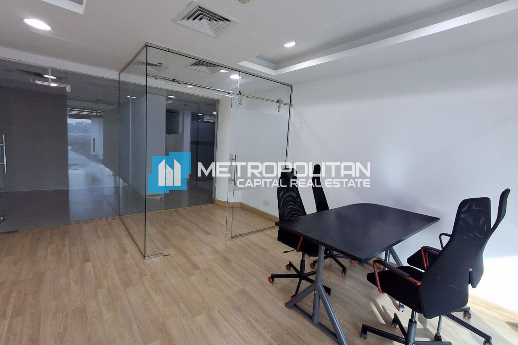 Ready To Move | Fitted Office | Negotiable Price photo-4