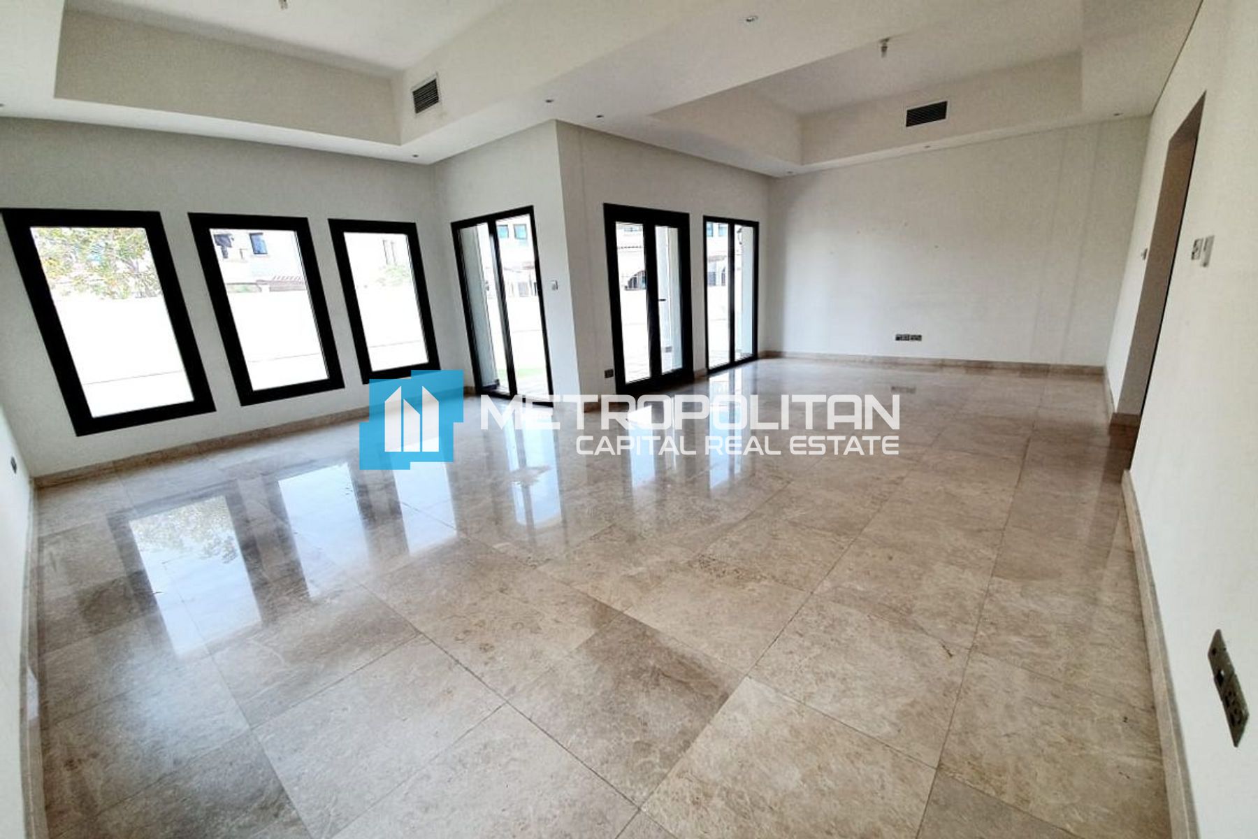 5BR Villa for Sale in Abu-Dhabi, UAE – MCS-40583