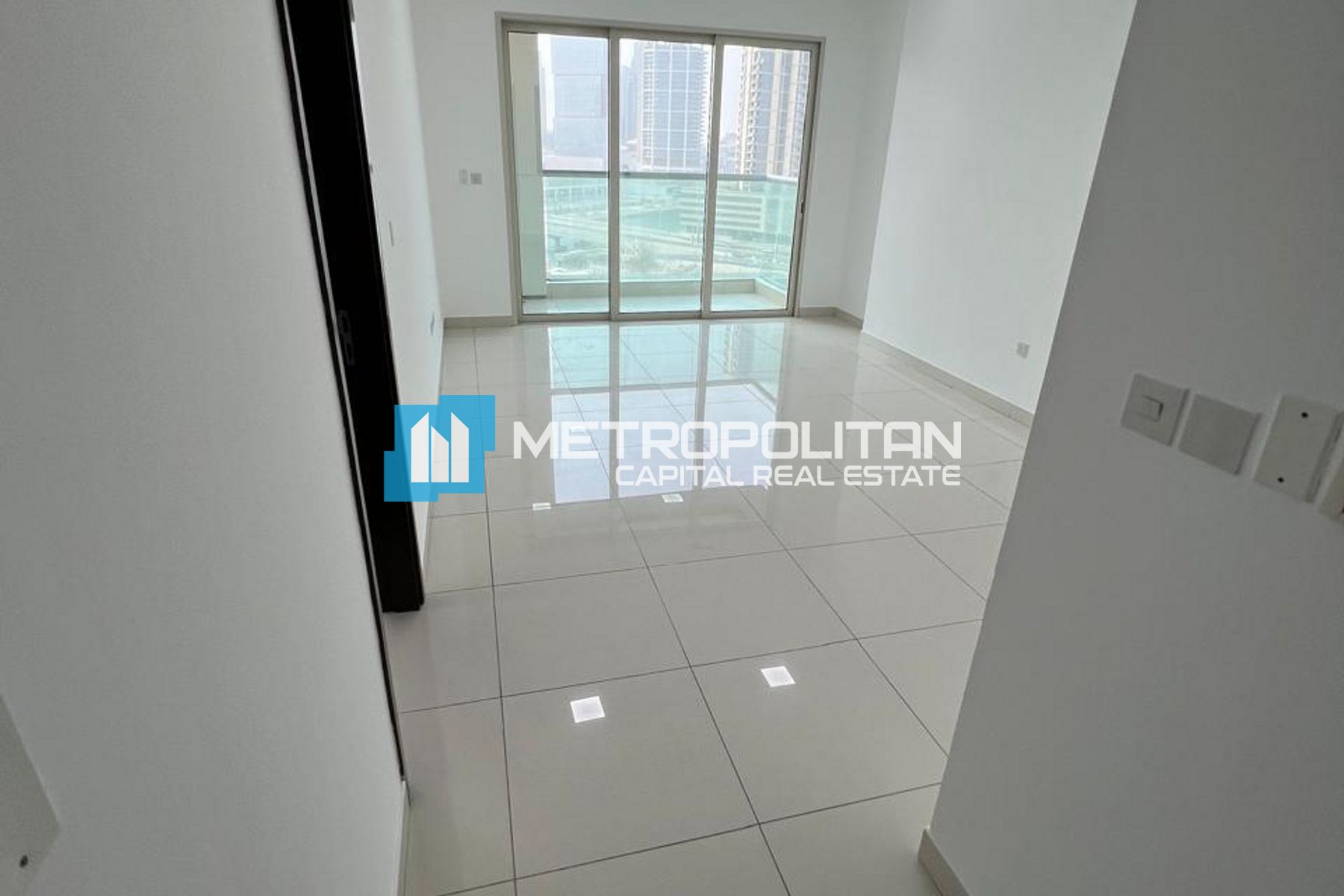1BR with Balcony | Canal View | Well Maintained photo-4