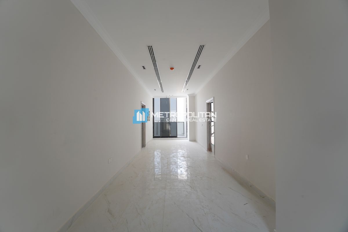 Next to Corner |Single Row 8BR |Close to Amenities photo-5