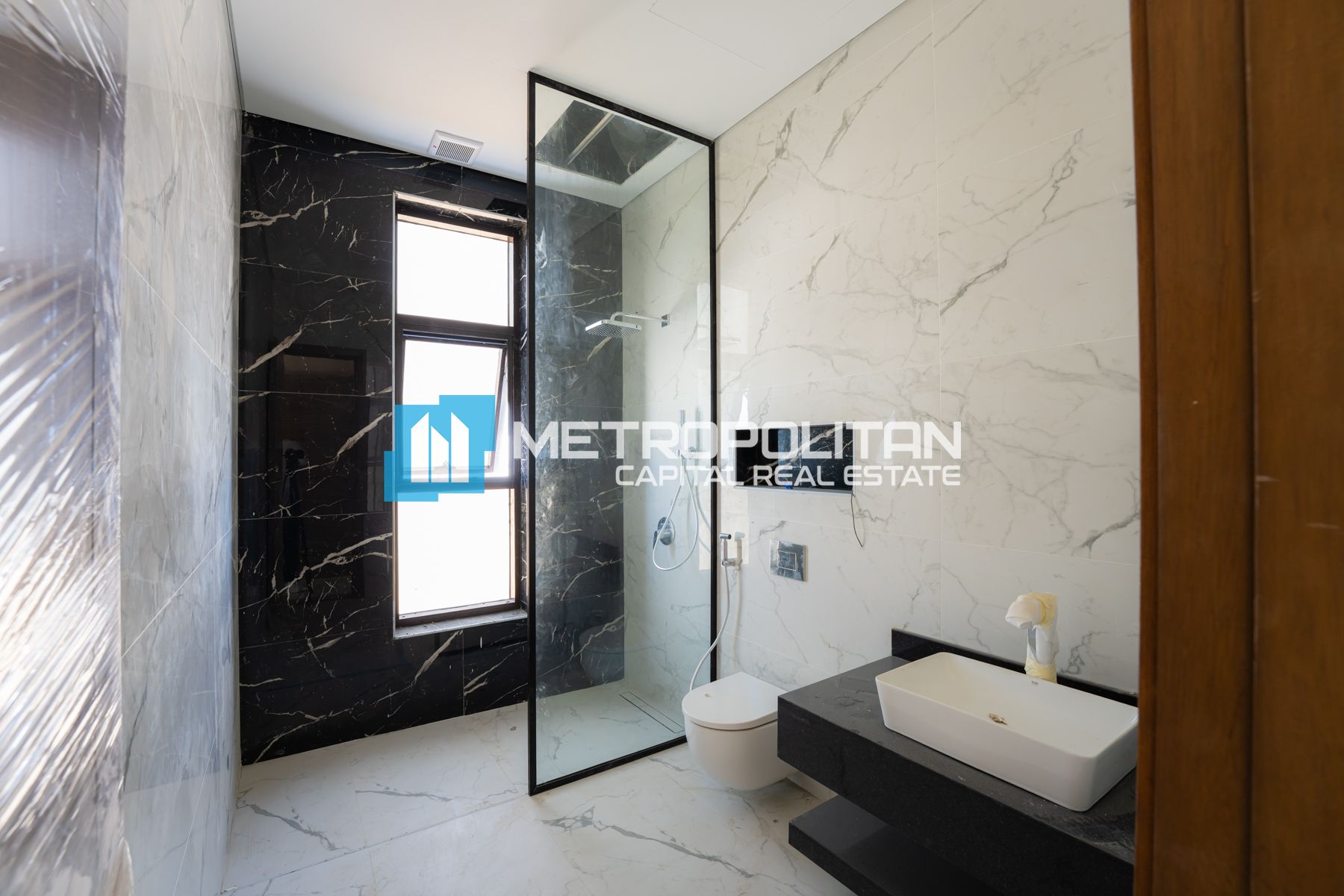 Primmum Finishing | Single Row | 5BR+Driver Room photo-5