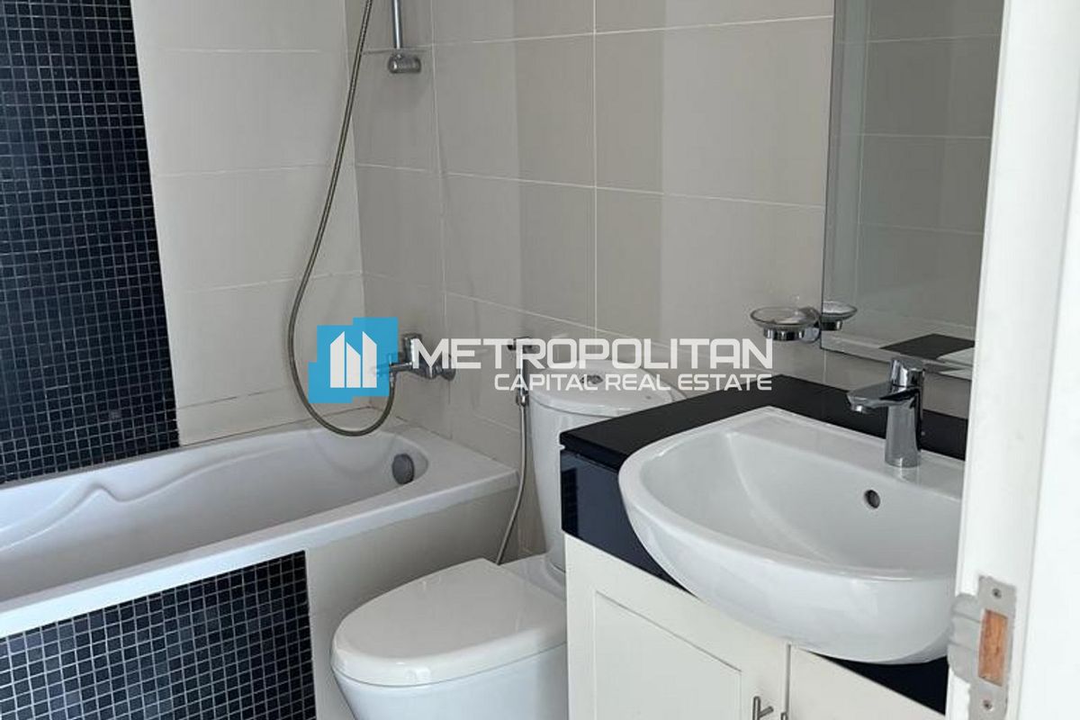 Canal View | Vacant 1BR+Balcony | Pool And Gym photo-2