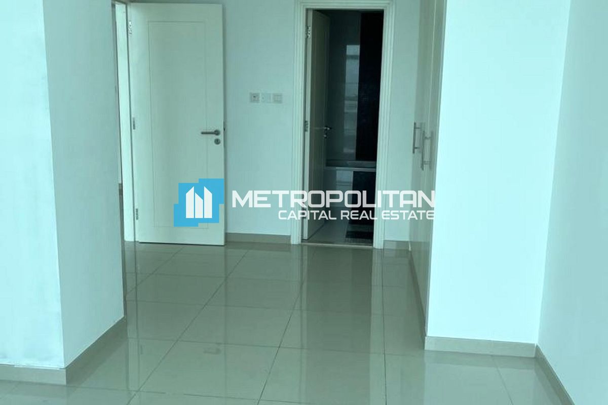 Canal View | Vacant 1BR+Balcony | Pool And Gym photo-16