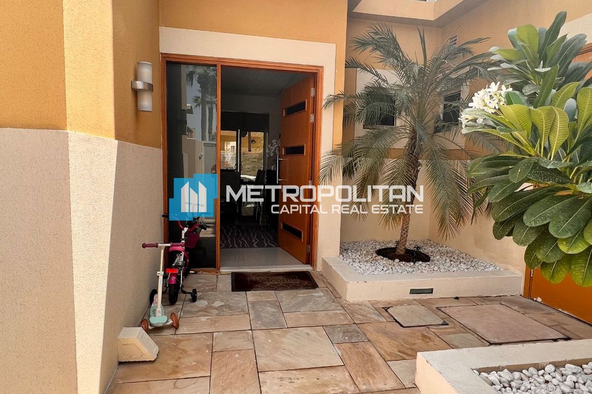 Next to Corner | Roof | Study+Storage |Unfurnished photo-5